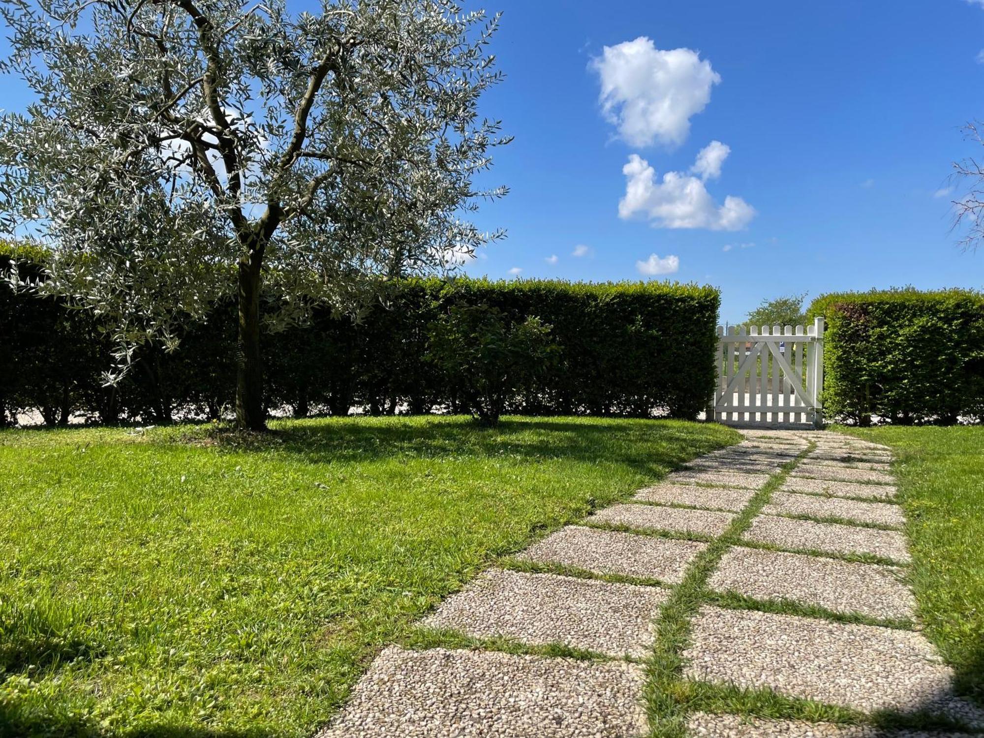 Il Fienile Di Manerba Apartment Manerba del Garda Bagian luar foto